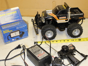 lot 18 image: Remote Control Off-Road Truck