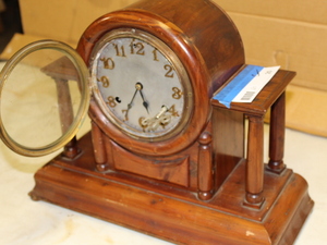 lot 20 image: Mantle Clock #2