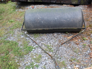 lot 128 image: Yard Roller