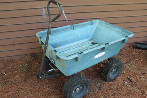 lot 130 image: Gardening Cart