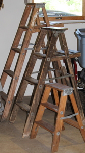 lot 114 image: Wooden Step Ladder LOT