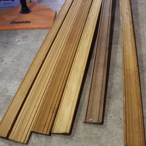 lot 106 image: Colonial clear pine casing