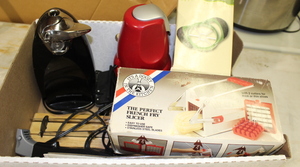 lot 156 image: Kitchen Appliance Lot