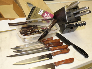 lot 159 image: Knives Lot