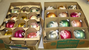 lot 471 image: Vintage Christmas Balls Lot