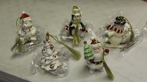 lot 478 image: Lenox Christmas Figurines