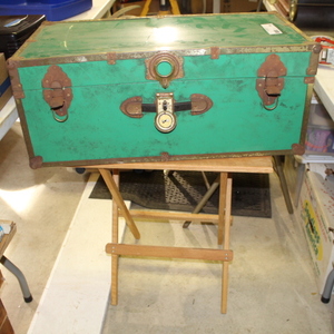 lot 180 image: Trunk and Folding Table Lot