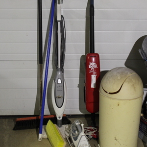 lot 185 image: Cleaning Lot