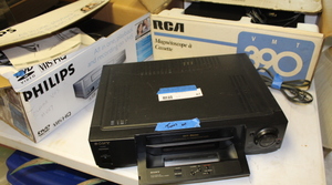 lot 67 image: VHS Players Lot