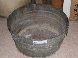 lot 60 image: Galvanized Wash Tub