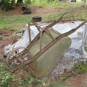 lot 403 image: Vintage Wheelbarrow