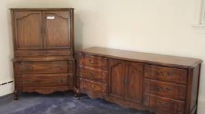 lot 411 image: Dresser and Chest of Drawers