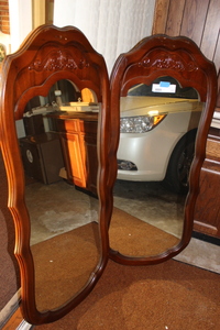 lot 425 image: Mirrors