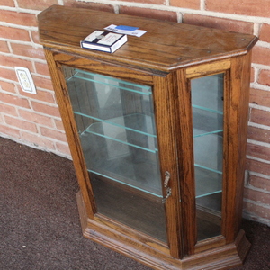 lot 428 image: Wooden Display  Trinket Cabinet