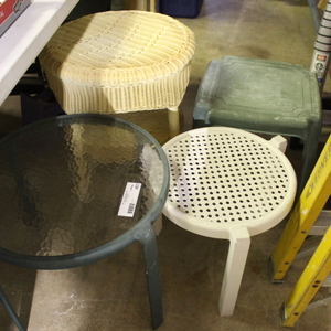 lot 453 image: Deck  Porch Table Lot