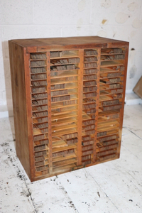 lot 7 image: Hamilton Riglet Cabinet