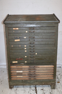 lot 19 image: 20 Case type cabinet