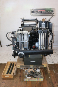 lot 24 image: Heidelberg Windmill Red Ball