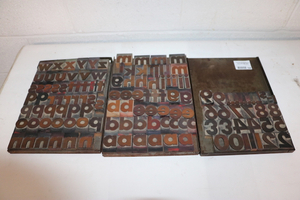 lot 104 image: 1 1116 Wood Type