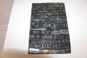 lot 270 image: 60 Pt. Type
