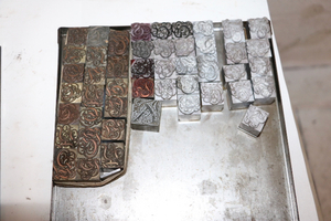 lot 274 image: 60 Pt. Type