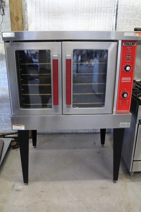 lot 1 image: Awesome Vulcan Convection Oven