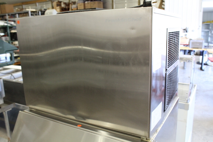 lot 10 image: Ice Machine