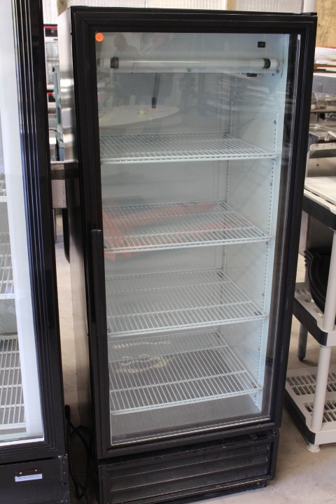 lot 21 image: TRUE Glass door merchandiser  cooler