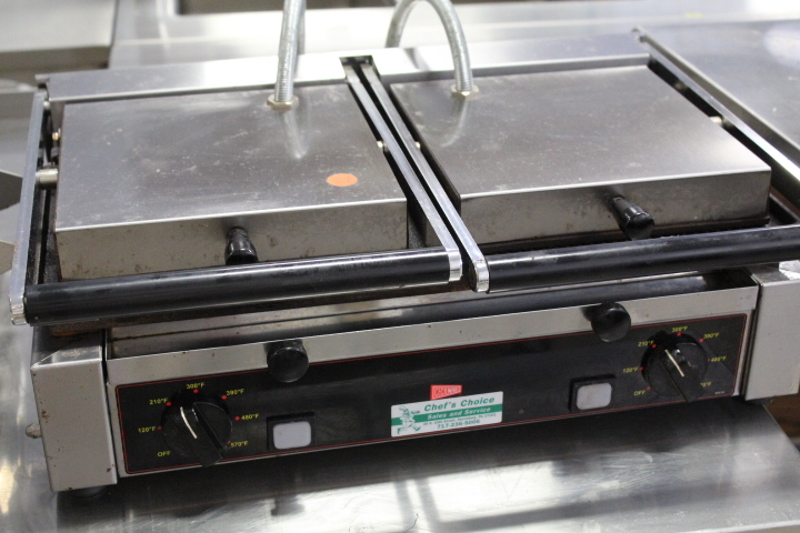 lot 29 image: Panini Grill