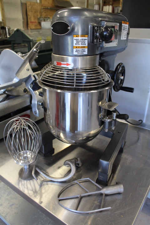lot 31 image: 10 Quart Mixer