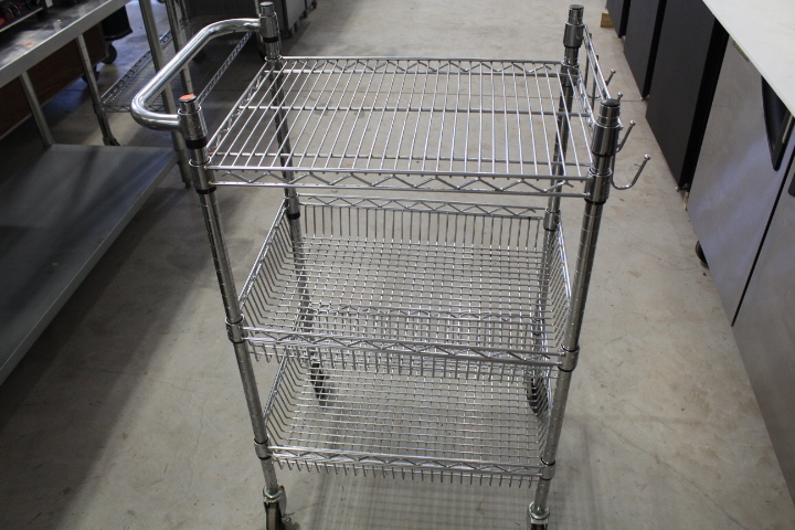 lot 43 image: 3 tier Cart