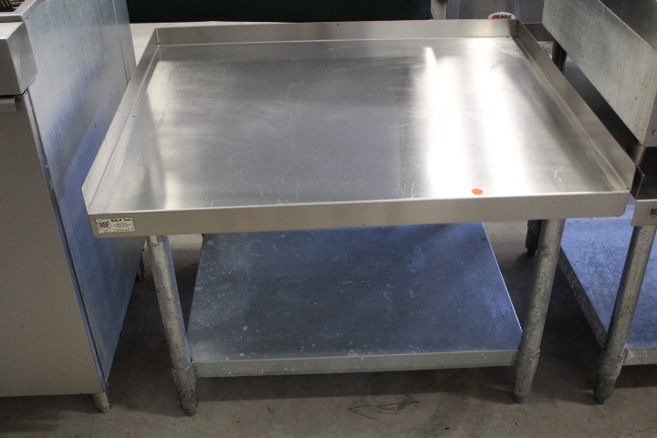 lot 49 image: 3 Equipment Stand