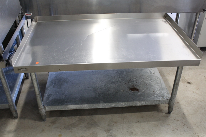 lot 50 image: 4 Equipment Stand