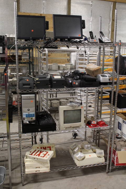 lot 70 image: METRO Shelf