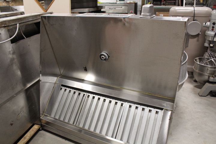 lot 73 image: 5 Exhaust hood - angled front