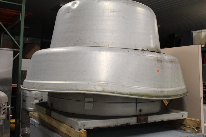 lot 82 image: Exhaust fan