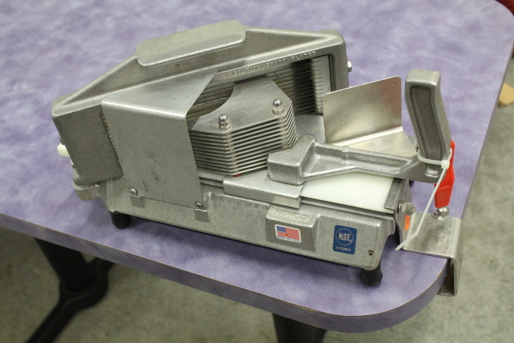 lot 98 image: Tomato slicer