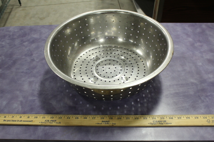lot 117 image: colander