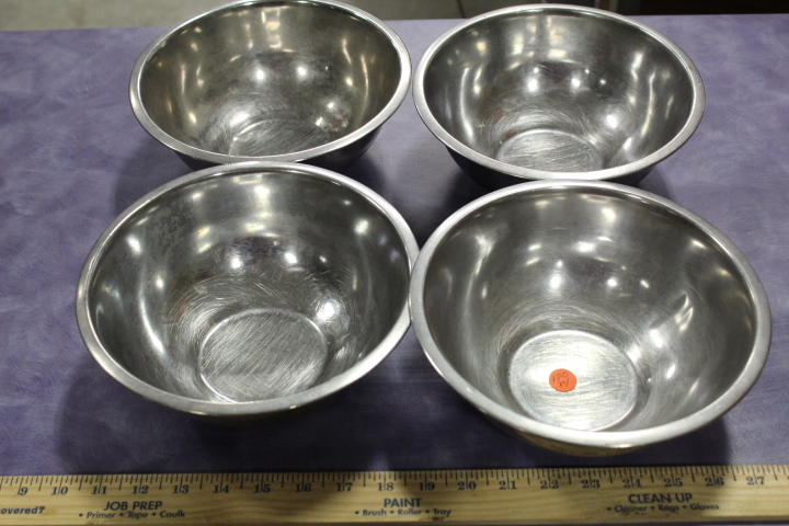 lot 120 image: Mixing Bowls