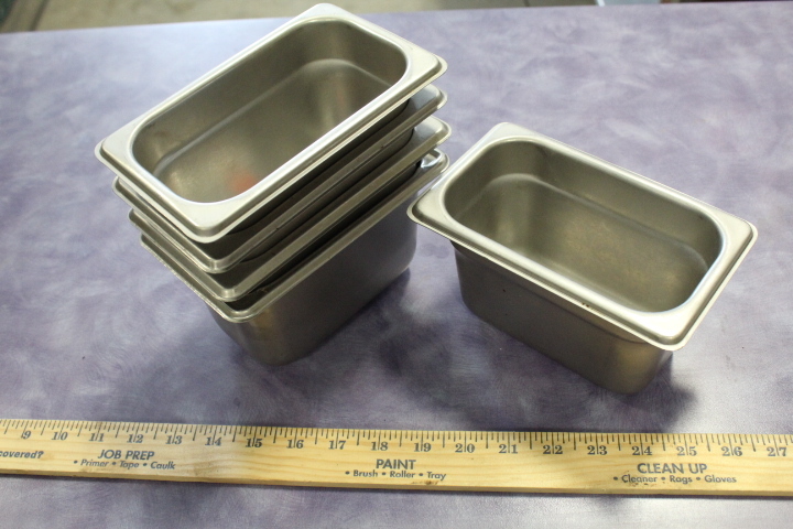 lot 130 image: 19 x 4 deep insert pans