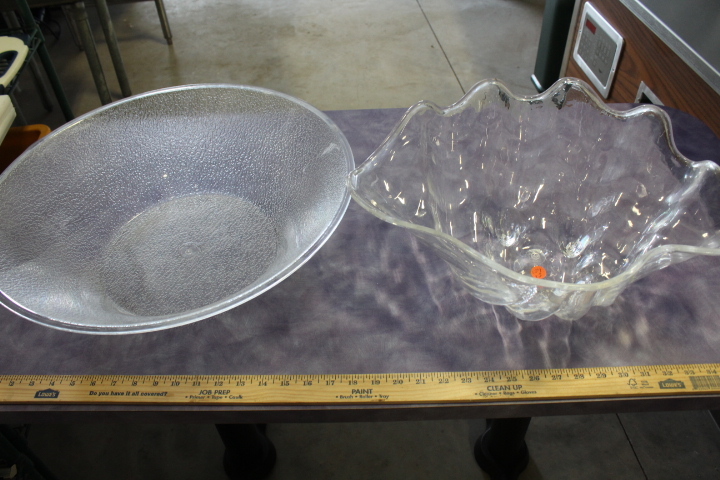 lot 137 image: Salad Bowls