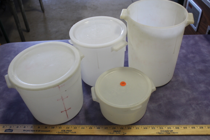 lot 152 image: Container Lot