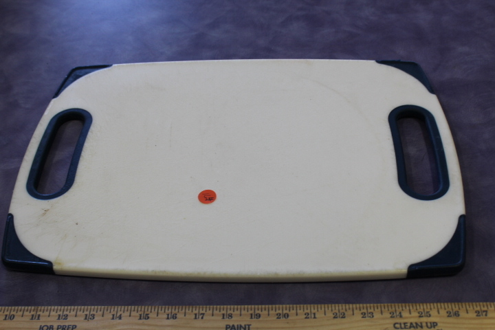 lot 164 image: Poly cutting board