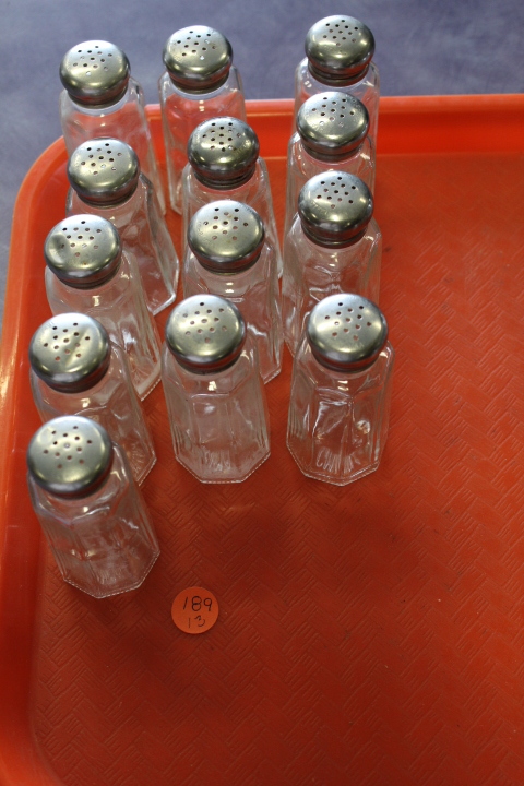 lot 189 image: salt and pepper shakers
