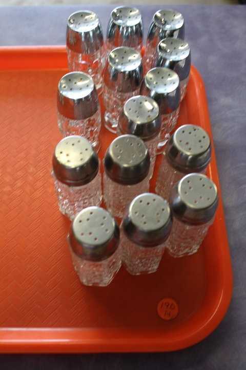 lot 190 image: salt and pepper shakers