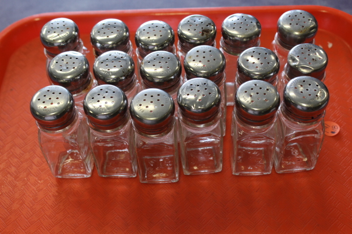 lot 191 image: salt and pepper shakers