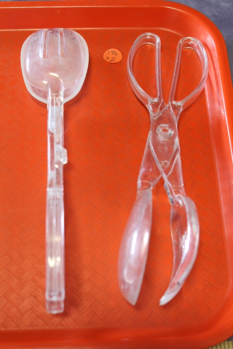 lot 196 image: Food serving scissors