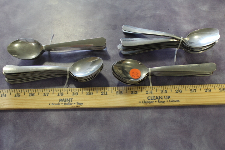 lot 211 image: Soup Spoons
