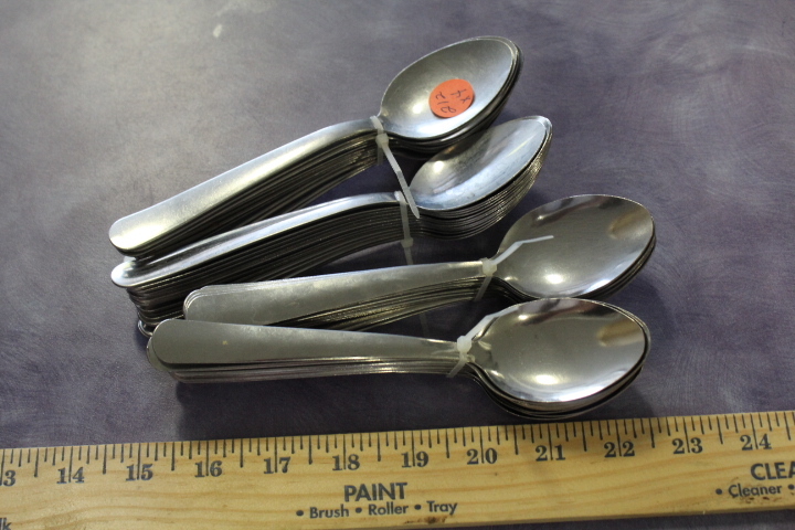 lot 212 image: Soup spoons