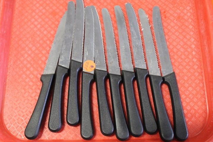 lot 222 image: Steak Knives